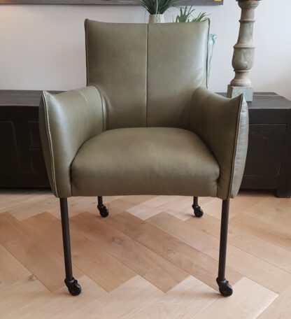 Eetkamerfauteuil Catja 6 x lederen showroommodel in de aanbieding