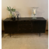 Dressoir op punt pootjes