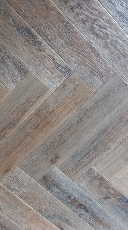 Eiken houten visgraat vloer - Afbeelding 3