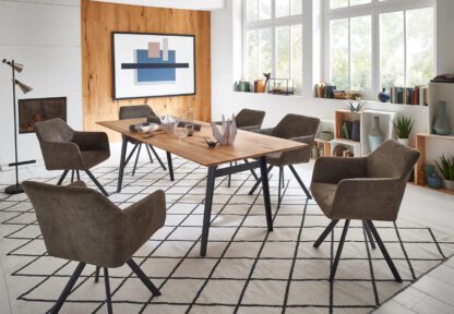 Eikenhouten eettafel met verjongd blad
