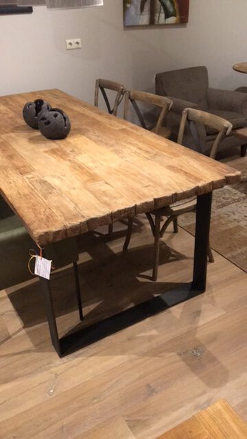 Eettafel Chunky – Hullenaars Interieurs