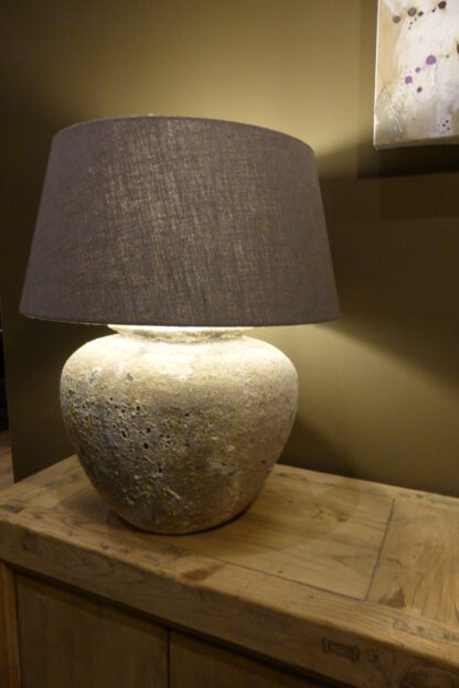 Oude Kruiklamp met stoffen kap