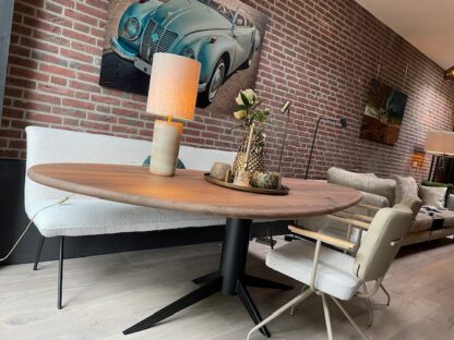 Notenhouten eettafel in diverse vormen